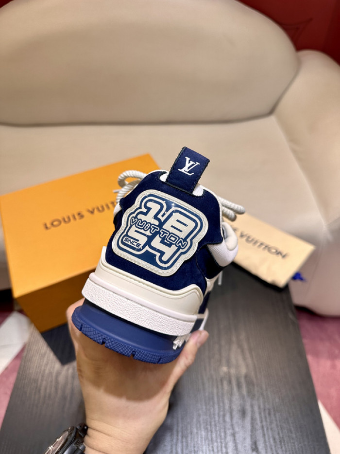 L0VT SNEAKER