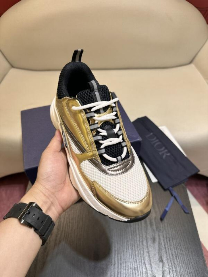 D10R SNEAKER