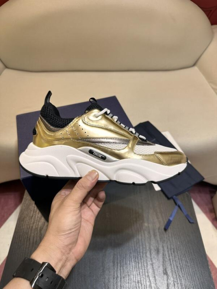 D10R SNEAKER
