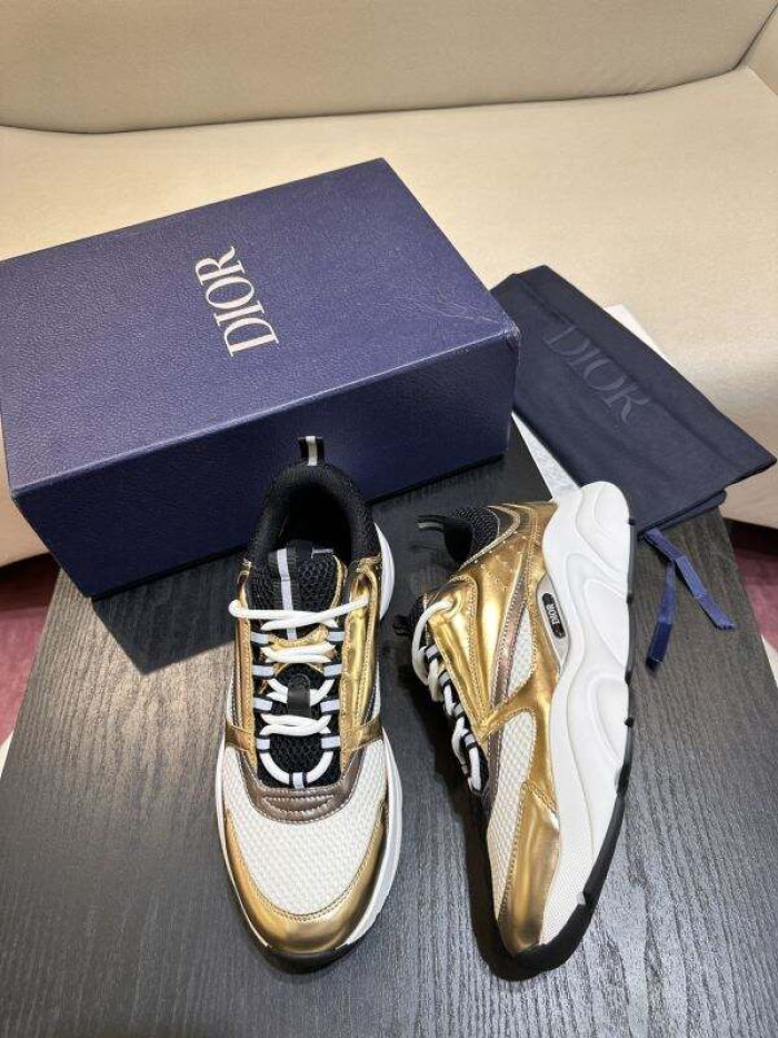 D10R SNEAKER