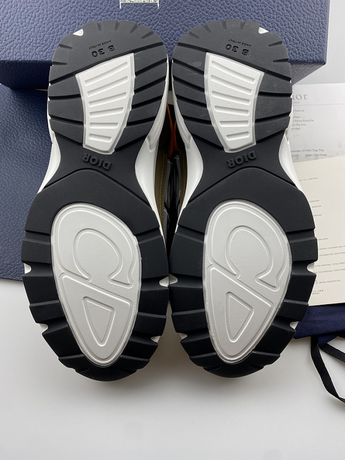 D10R SNEAKER