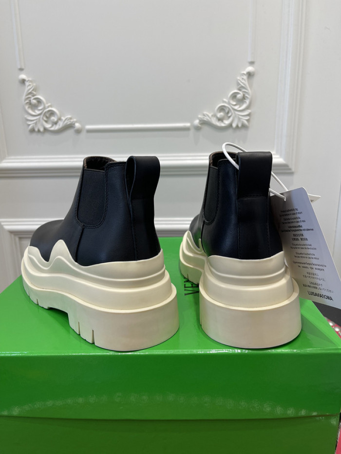 BV boots 033