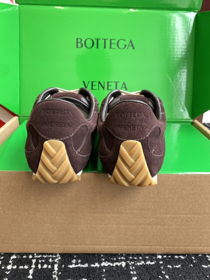 BV sneaker