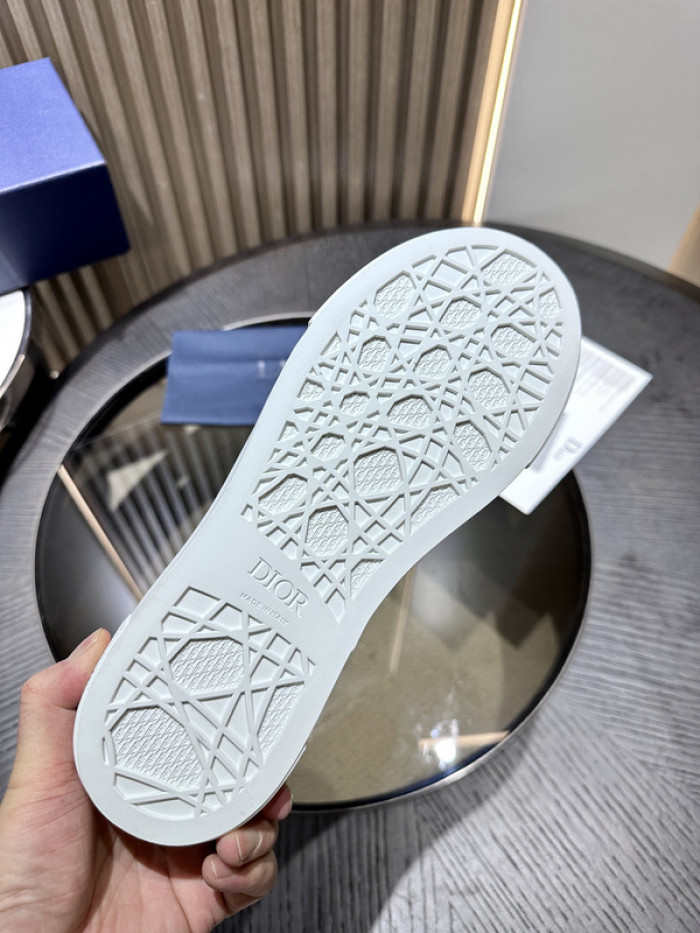D10R SNEAKER