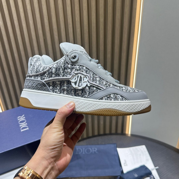 D10R B9s SNEAKER