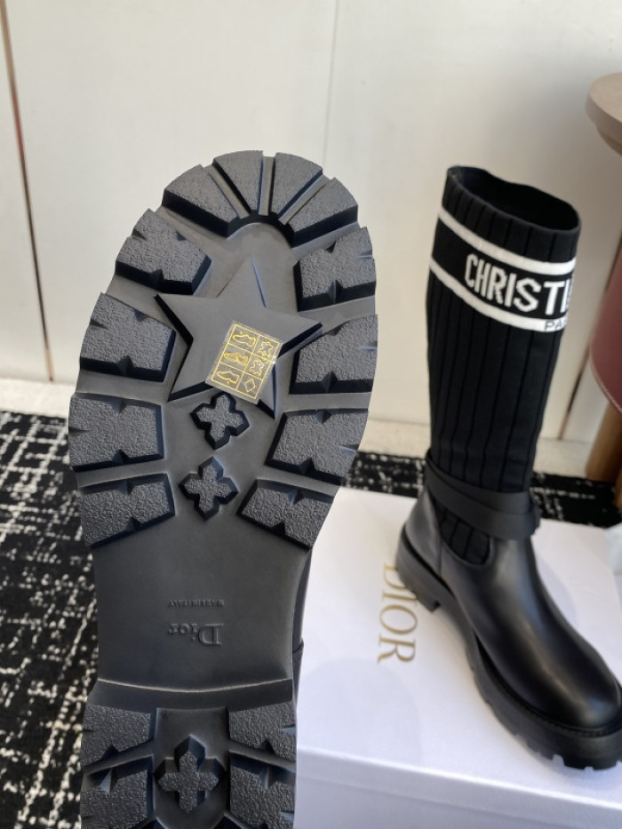 D10R boot