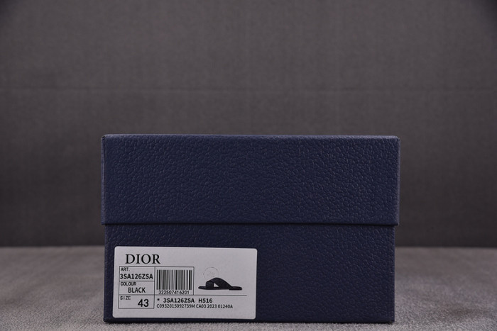 d10r sandal