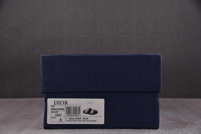 d10r sandal