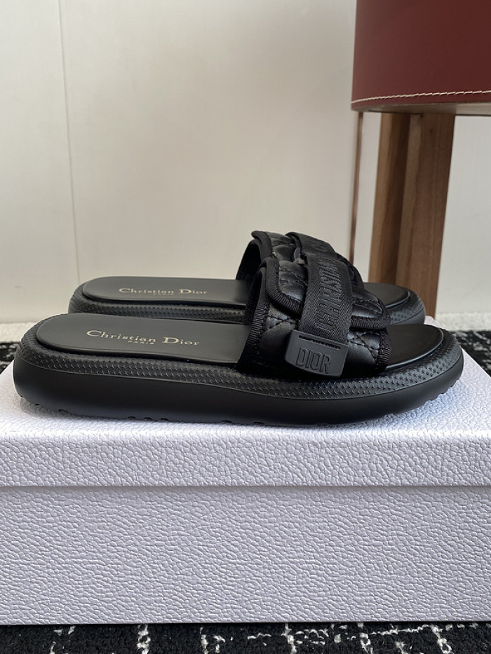 d10r sandal
