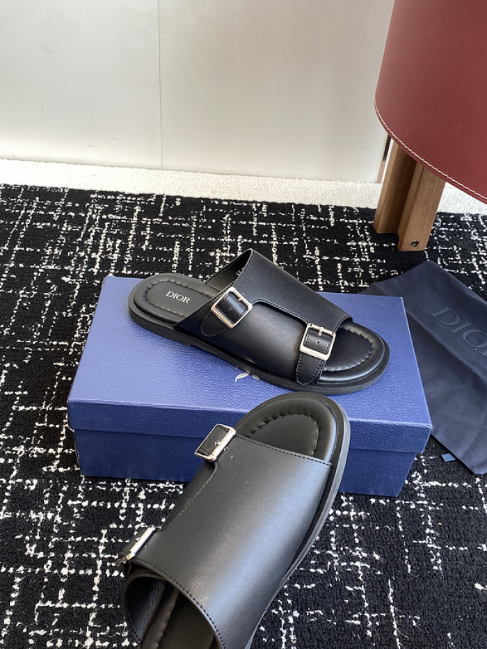 d10r sandal