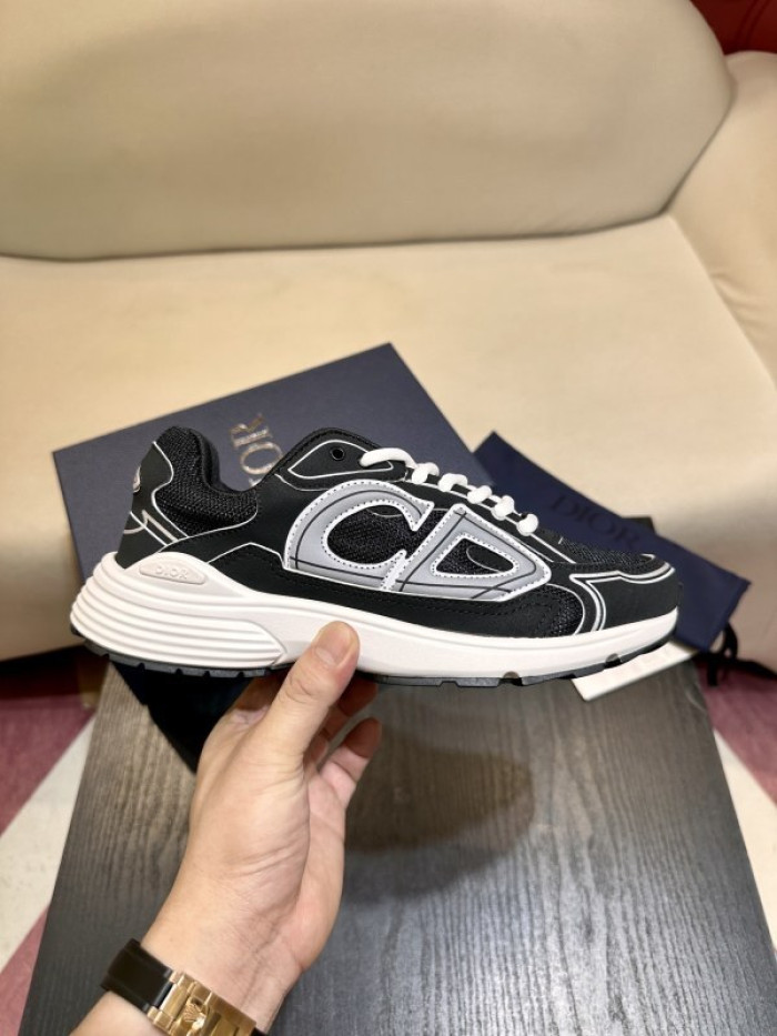 D10R SNEAKER