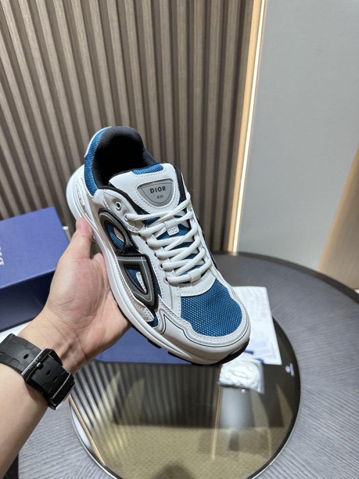 D10R SNEAKER