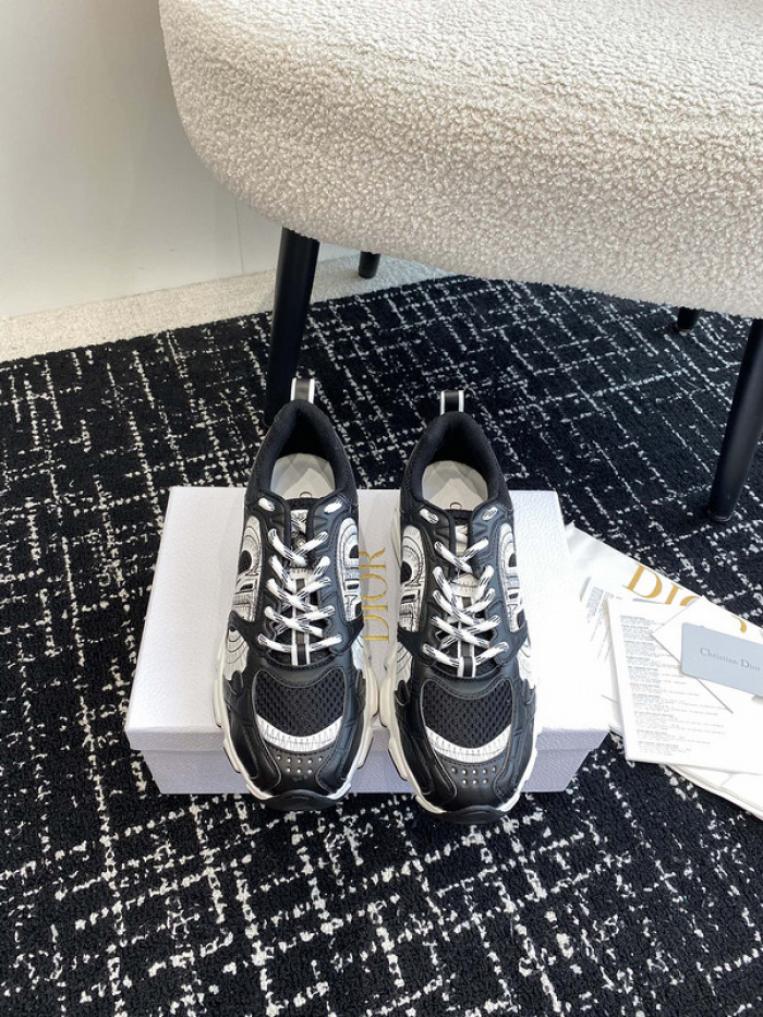 D10R SNEAKER