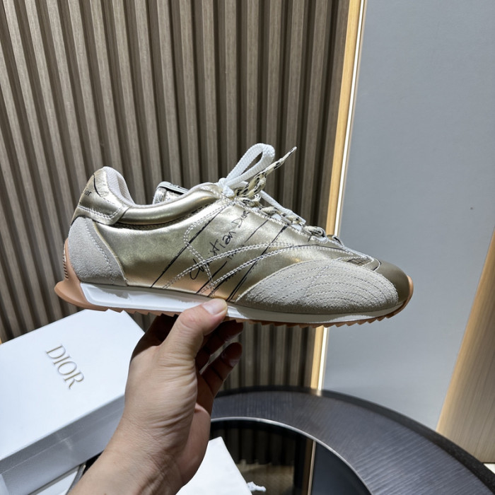 D10R SNEAKER