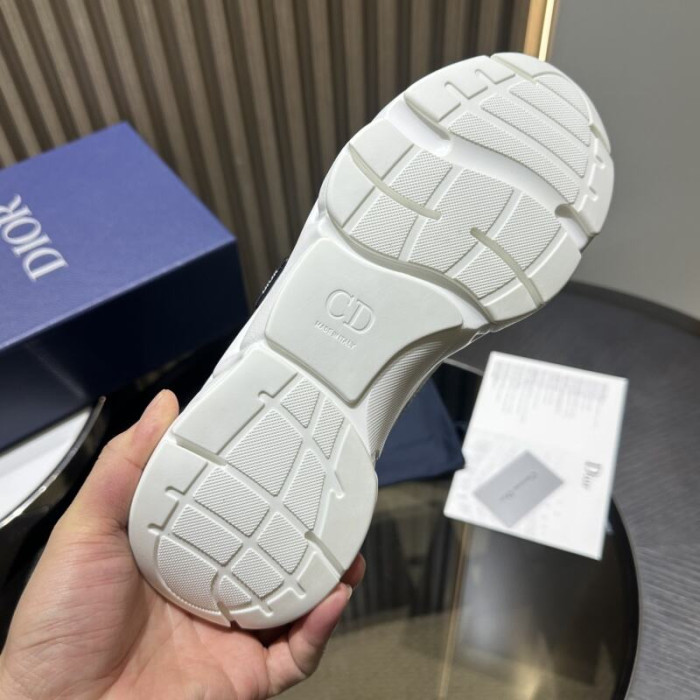 D10R SNEAKER