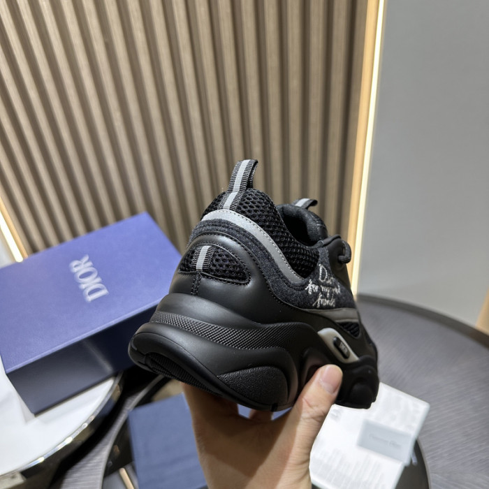 D10R SNEAKER