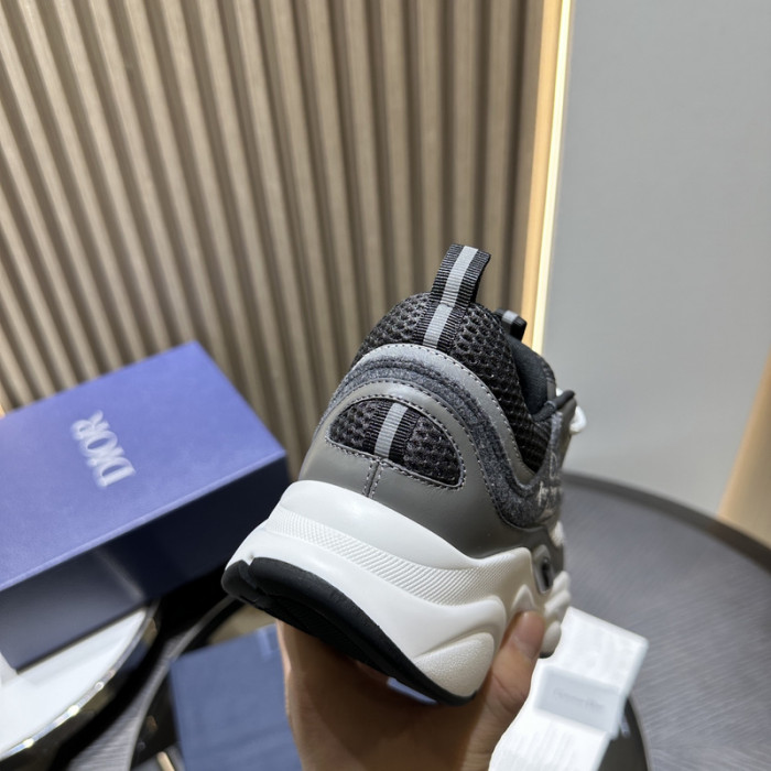 D10R SNEAKER