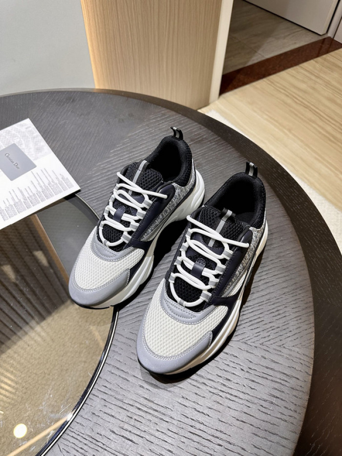 D10R SNEAKER