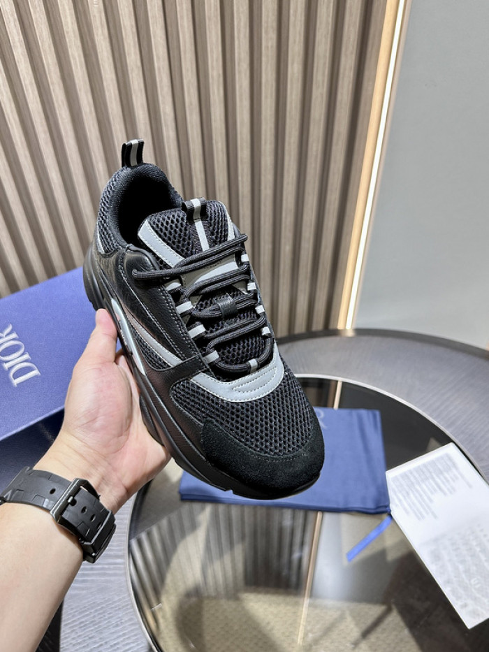 D10R SNEAKER