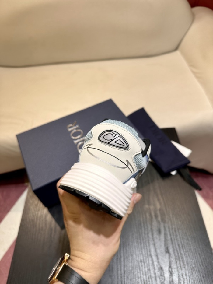 D10R SNEAKER