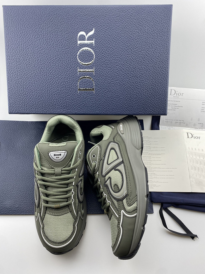 D10R SNEAKER