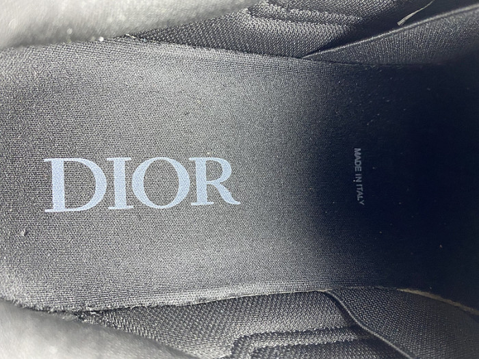 D10R SNEAKER
