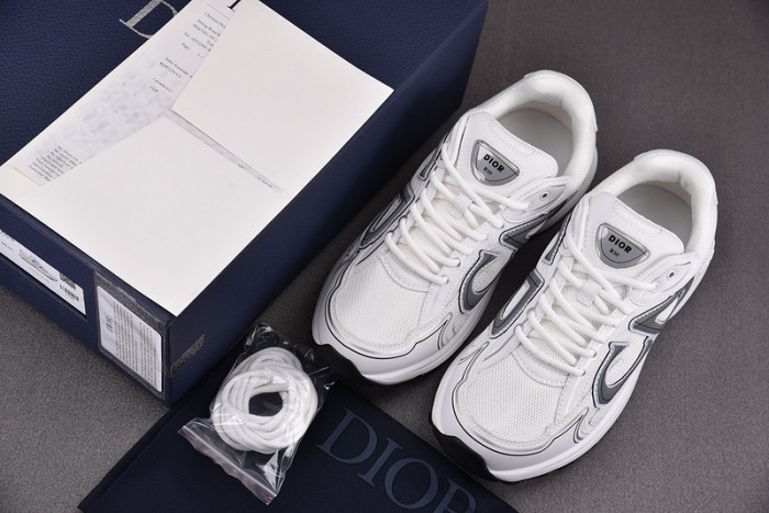 D10R SNEAKER