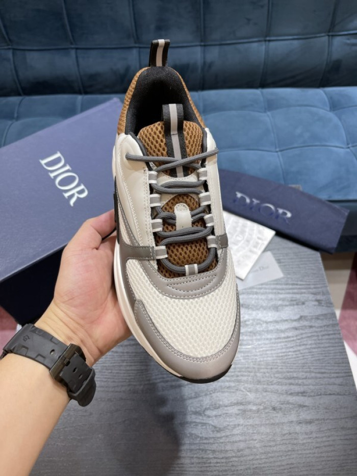 D10R SNEAKER
