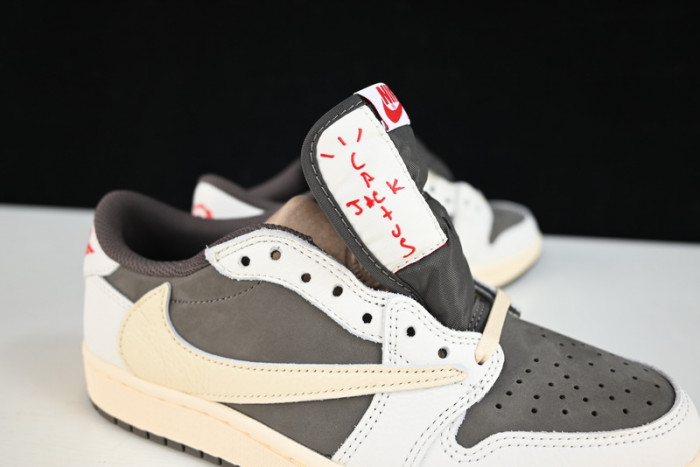TRAVIS SCOTT X AIR JORDAN 1 LOW OG “REVERSE MOCHA”    DM7866-162