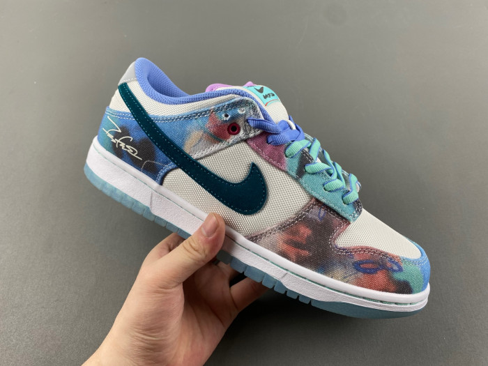 Nike SB Dunk Low Futura Laboratories Bleached Aqua  HF6061-400