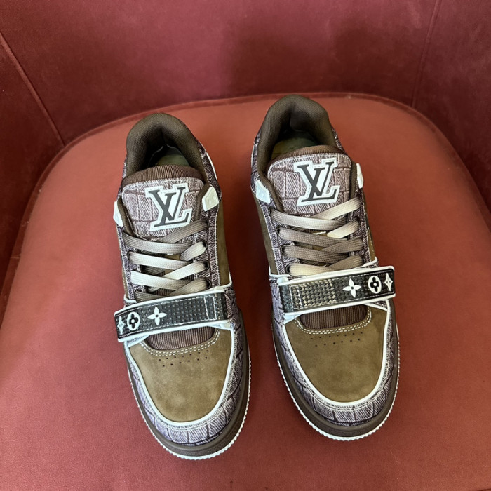 L0VT SNEAKER