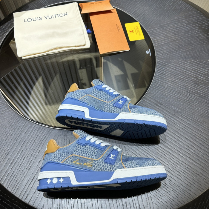 L0VT SNEAKER