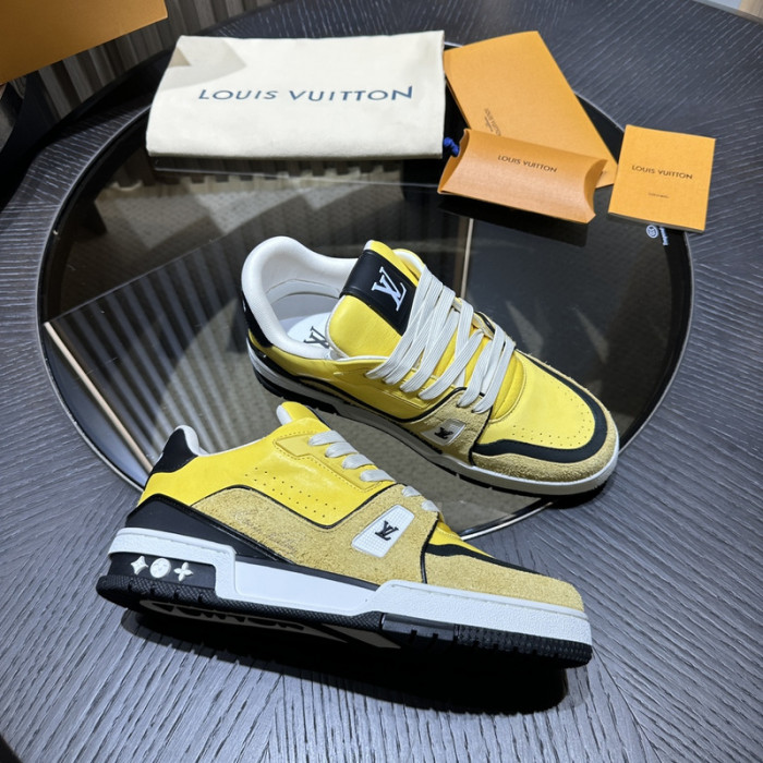 L0VT SNEAKER