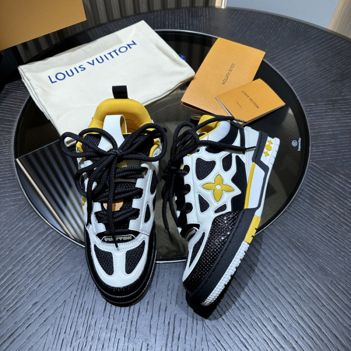 L0VT SNEAKER