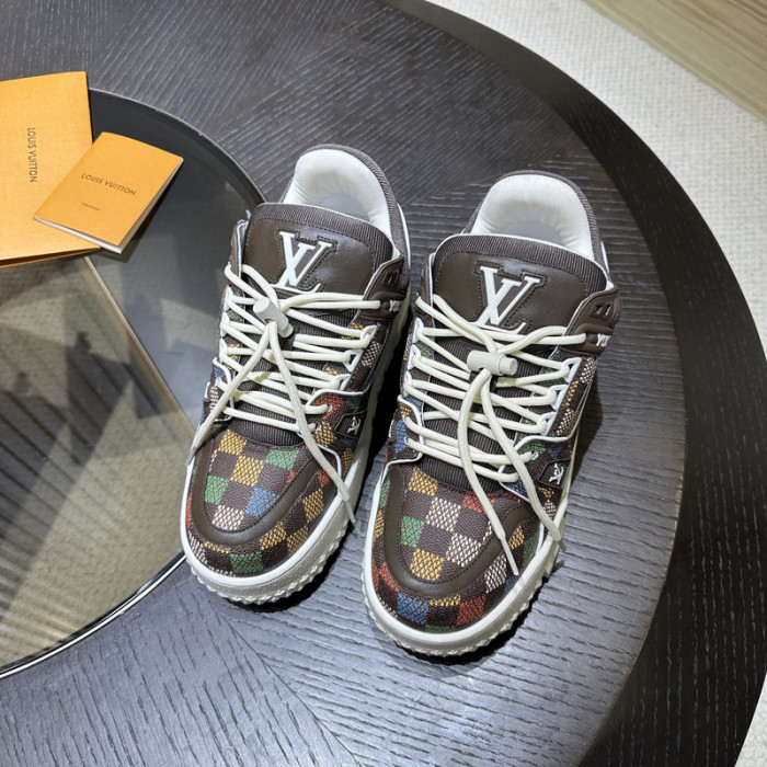 L0VT SNEAKER