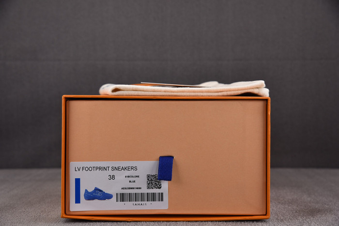 L0VT SNEAKER