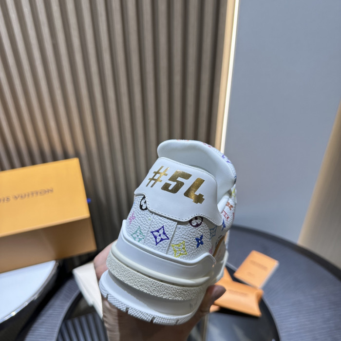 L0VT SNEAKER