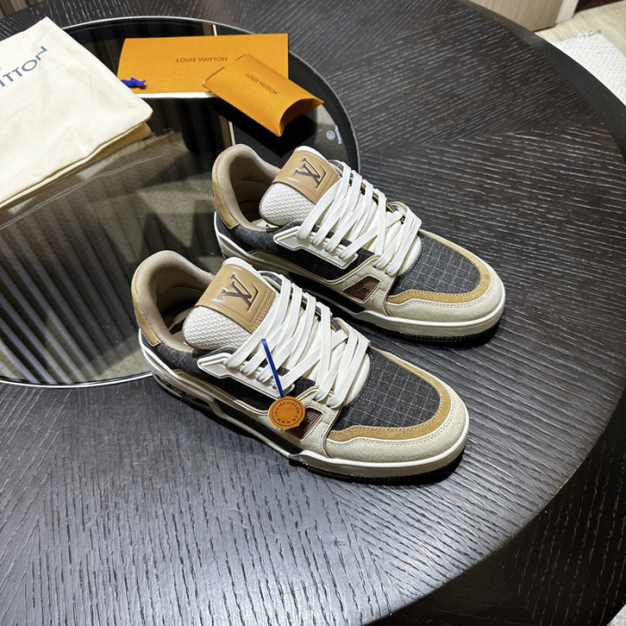 L0VT SNEAKER