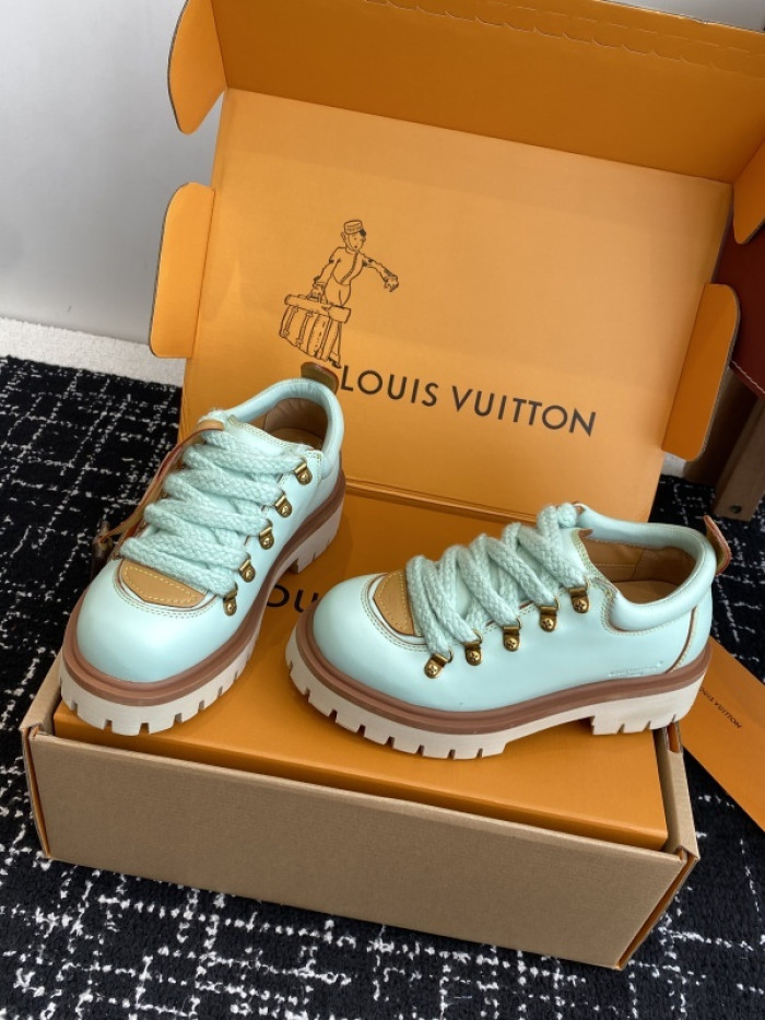 L0VT SNEAKER