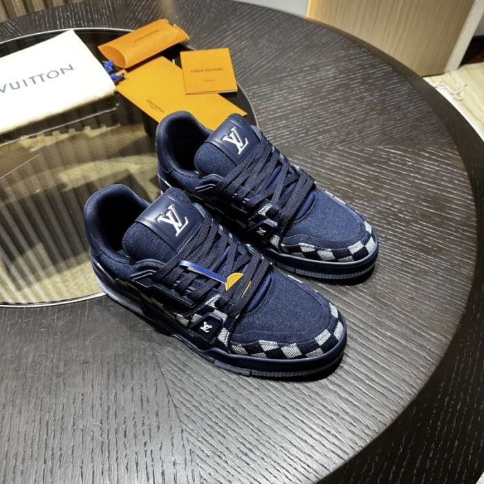 L0VT SNEAKER