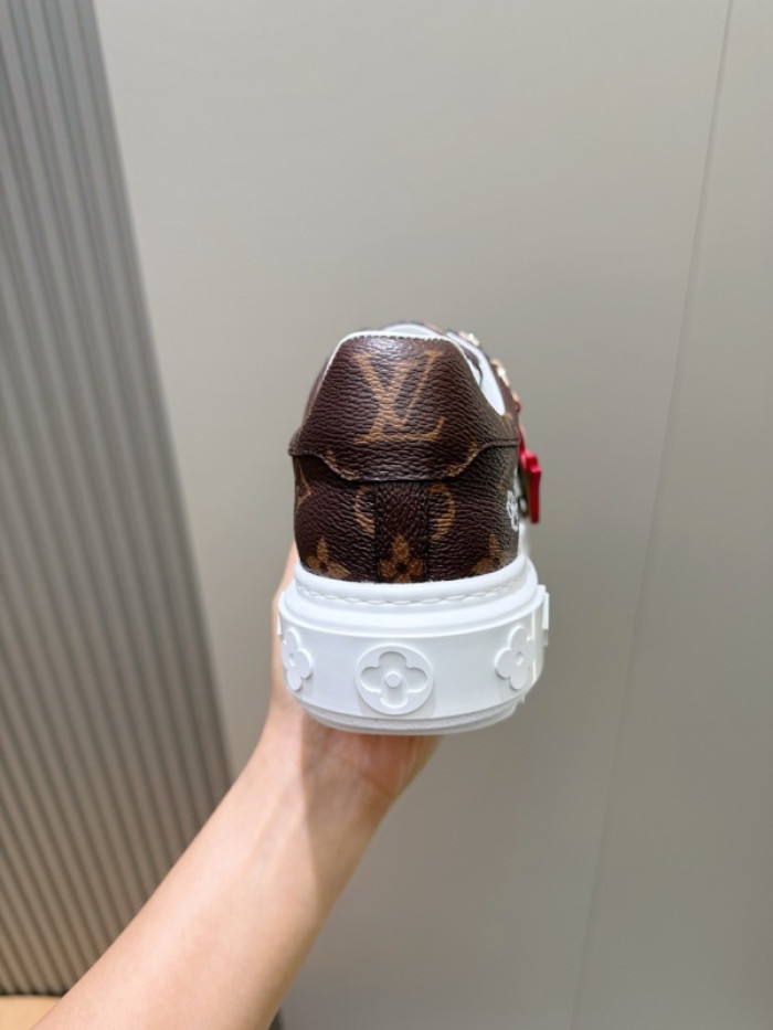 L0VT SNEAKER