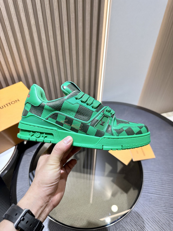 L0VT SNEAKER