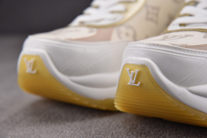 L0VT SNEAKER