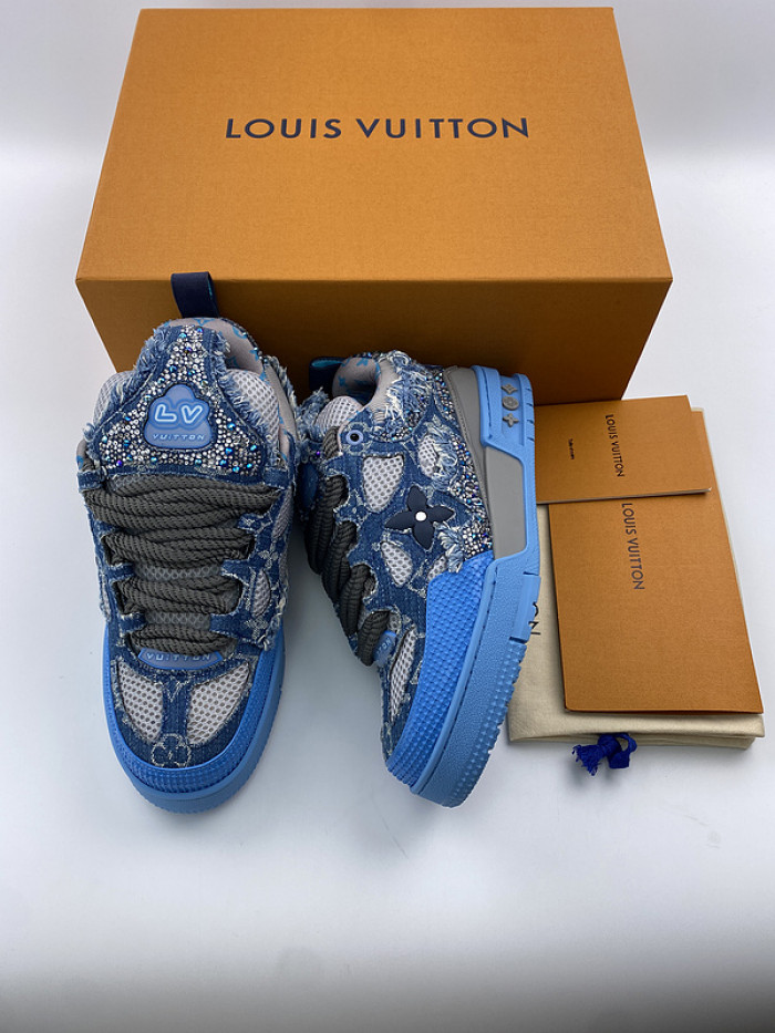 L0VT SNEAKER