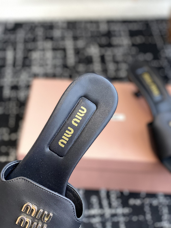 M1U SANDAL