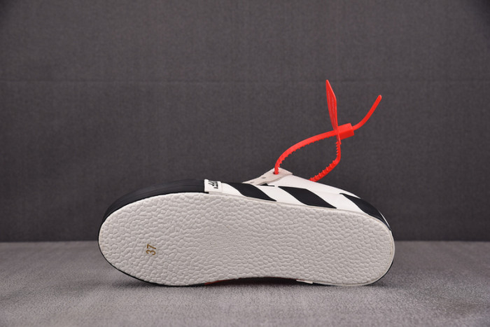 OFW SNEAKER